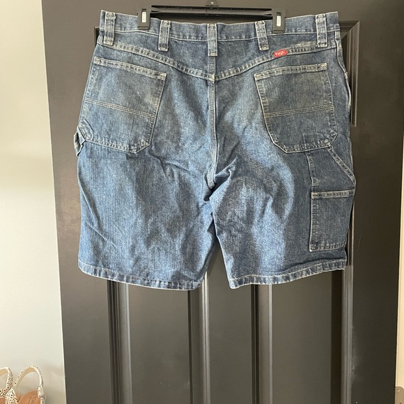 Wrangler carpenter Men's Denim Jean Shorts - Picture 2 of 3